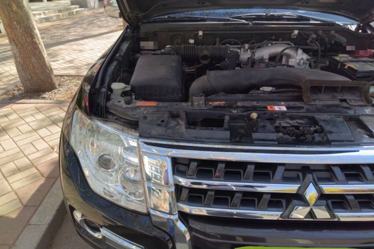 Used Mitsubishi Pajero 2016 3.0L Automatic Luxury Version China V Standard Engine Bay Right