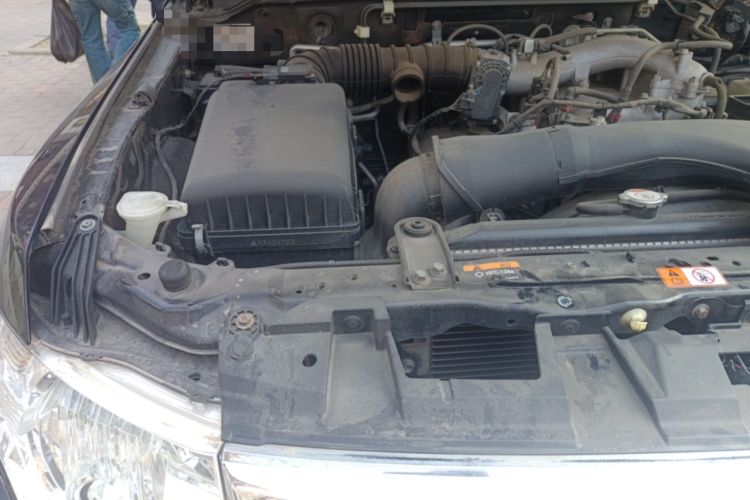 Used Mitsubishi Pajero 2016 3.0L Automatic Standard Version China V Standard Engine Bay Right