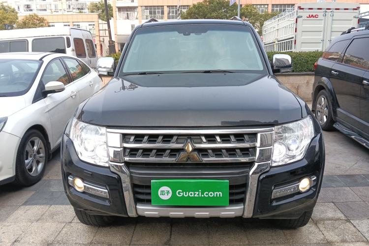 Used Mitsubishi Pajero 2016 3.0L Automatic Prestige Version China IV Standard Exterior 1