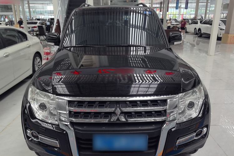 Used Mitsubishi Pajero 2016 3.0L Automatic Luxury Version China V Standard Exterior 1