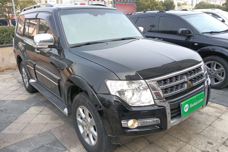 Used Mitsubishi Pajero 2016 3.0L Automatic Prestige Version China IV Standard Exterior 2
