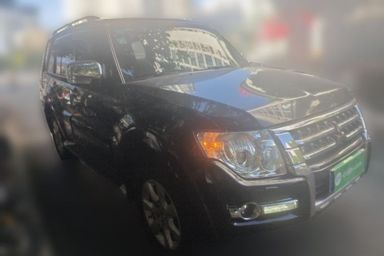 Used Mitsubishi Pajero 2016 3.0L Automatic Prestige Version China V Standard Exterior 2