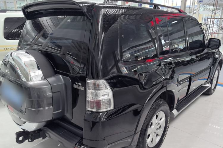 Used Mitsubishi Pajero 2016 3.0L Automatic Luxury Version China V Standard Exterior 3