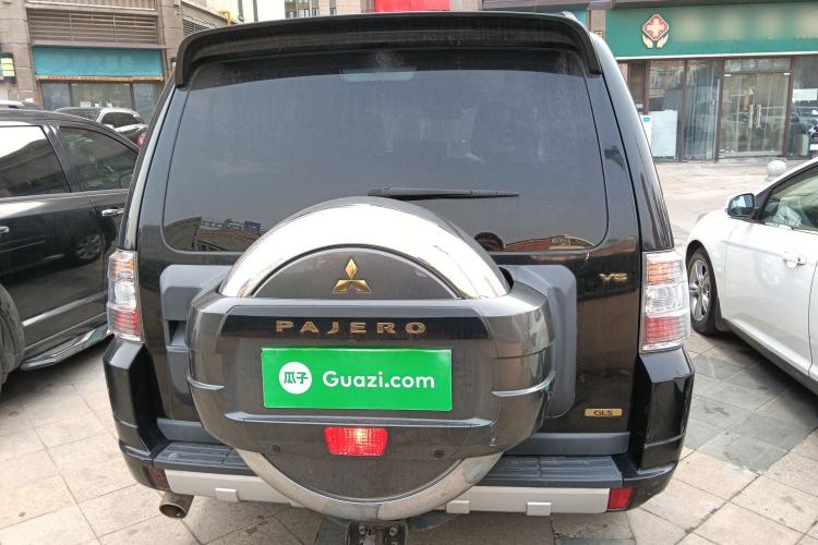 Used Mitsubishi Pajero 2016 3.0L Automatic Prestige Version China IV Standard Exterior 4