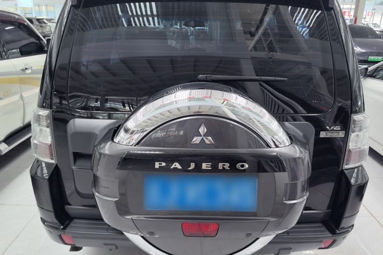 Used Mitsubishi Pajero 2016 3.0L Automatic Luxury Version China V Standard Exterior 4