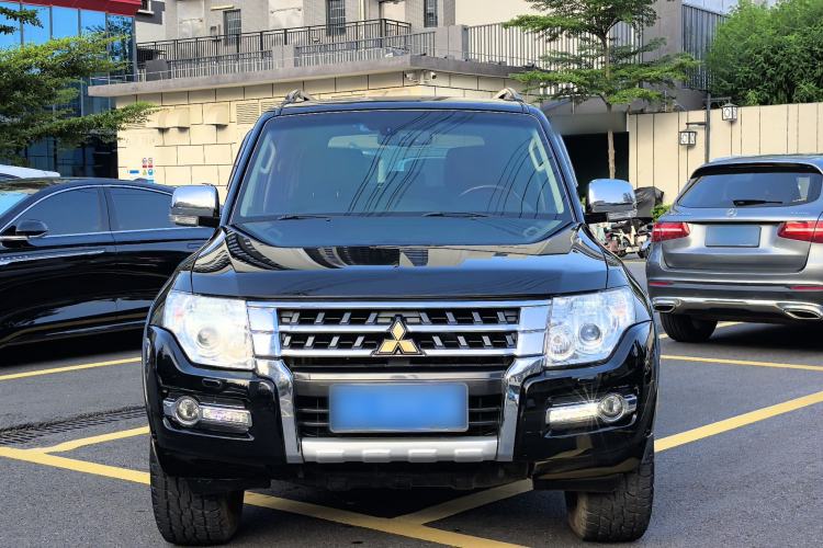 Used Mitsubishi Pajero 2016 3.0L Automatic Prestige Version China V Standard Exterior 5