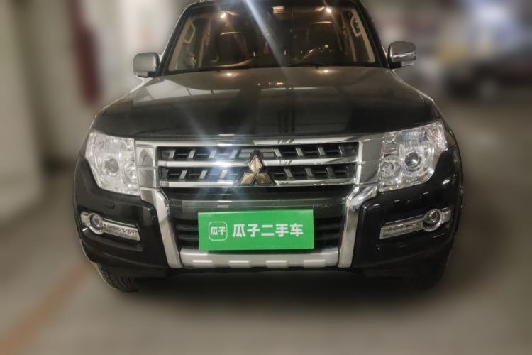 Used Mitsubishi Pajero 2016 3.0L Automatic Prestige Version China V Standard Front