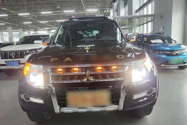 Used Mitsubishi Pajero 2016 3.0L Automatic Prestige Version China V Standard Front
