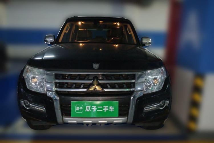 Used Mitsubishi Pajero 2016 3.0L Automatic Prestige Version China V Standard Front