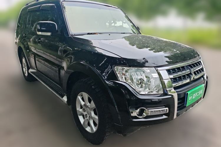 Used Mitsubishi Pajero 2016 3.0L Automatic Standard Version China V Standard Front Right 45 Deg