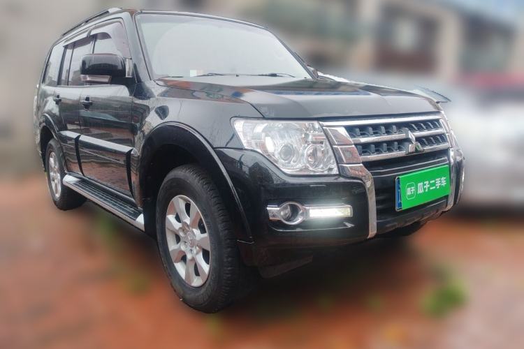 Used Mitsubishi Pajero 2016 3.0L Automatic Standard Version China V Standard Front Right 45 Deg