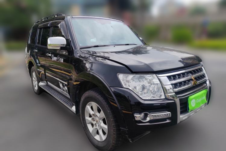 Used Mitsubishi Pajero 2016 3.0L Automatic Prestige Version China V Standard Front Right 45 Deg