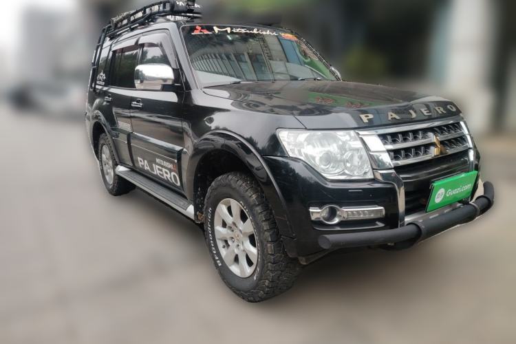 Used Mitsubishi Pajero 2016 3.0L Automatic Prestige Version China IV Standard Front Right 45 Deg