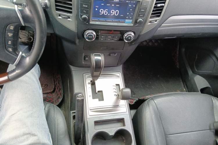 Used Mitsubishi Pajero 2016 3.0L Automatic Prestige Version China IV Standard Gear Lever