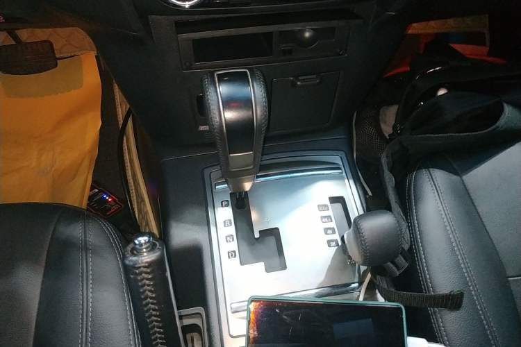 Used Mitsubishi Pajero 2016 3.0L Automatic Luxury Edition China IV Gear Lever