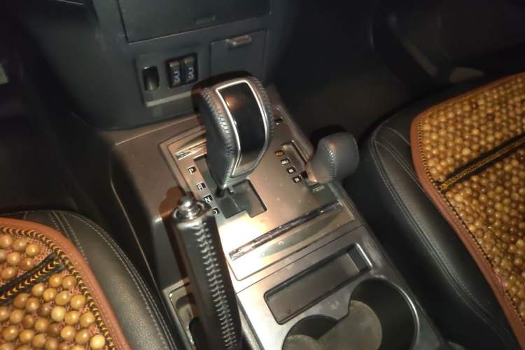 Used Mitsubishi Pajero 2016 3.0L Automatic Luxury Version China V Standard Gear Lever