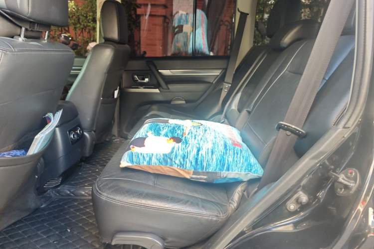 Used Mitsubishi Pajero 2016 3.0L Automatic Prestige Version China V Standard Interior 4