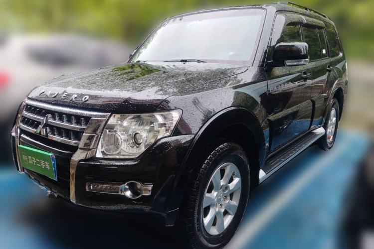 Used Mitsubishi Pajero 2016 3.0L Automatic Luxury Version China V Standard Guazi used car, China used car export, Used car for sale, Used cars, Cheapest cars for sale
