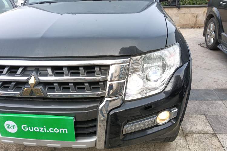 Used Mitsubishi Pajero 2016 3.0L Automatic Prestige Version China IV Standard Left Front Headlight