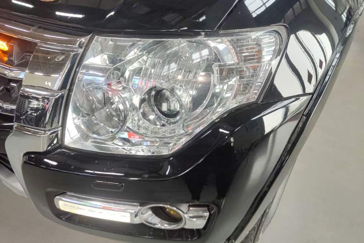 Used Mitsubishi Pajero 2016 3.0L Automatic Prestige Version China V Standard Left Front Headlight