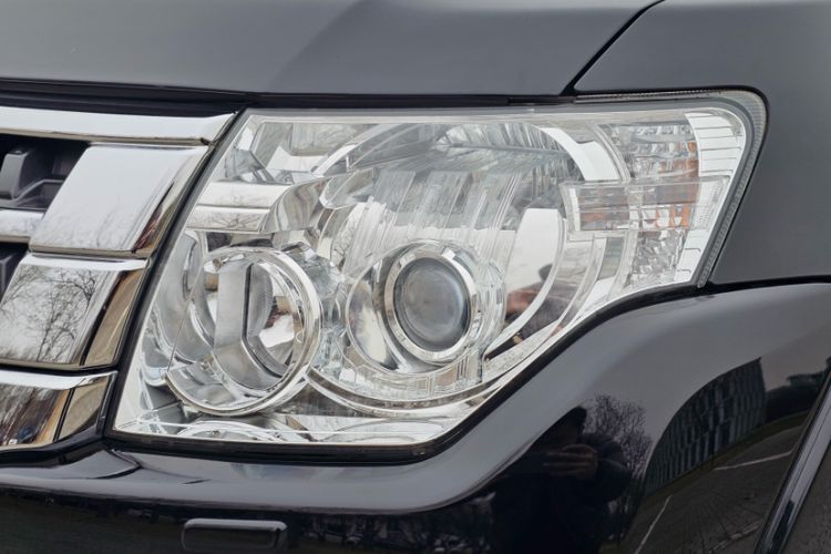 Used Mitsubishi Pajero 2016 3.0L Automatic Prestige Version China V Standard Left Front Headlight