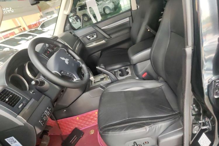 Used Mitsubishi Pajero 2016 3.0L Automatic Prestige Version China V Standard Left Front Seat