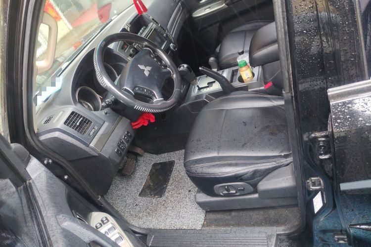 Used Mitsubishi Pajero 2016 3.0L Automatic Luxury Version China V Standard Left Front Seat