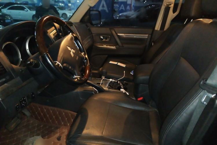 Used Mitsubishi Pajero 2016 3.0L Automatic Prestige Version China V Standard Left Front Seat