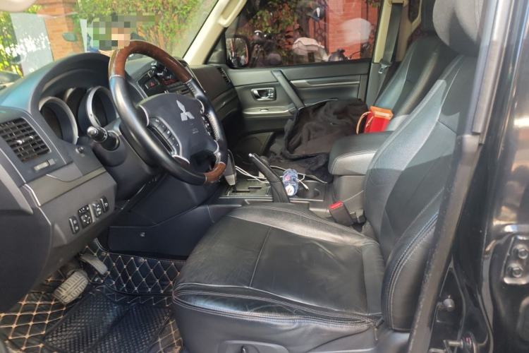 Used Mitsubishi Pajero 2016 3.0L Automatic Prestige Version China V Standard Left Front Seat