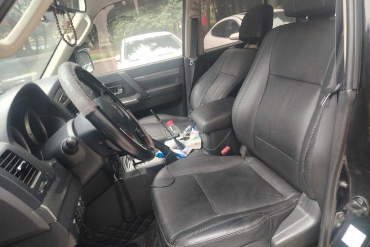 Used Mitsubishi Pajero 2016 3.0L Automatic Prestige Version China IV Standard Left Front Seat