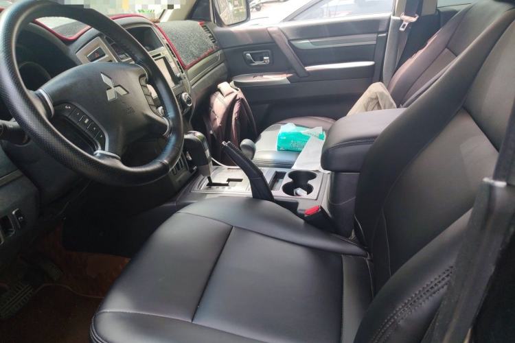 Used Mitsubishi Pajero 2016 3.0L Automatic Standard Version China V Standard Left Front Seat