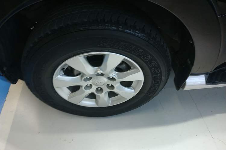 Used Mitsubishi Pajero 2016 3.0L Automatic Luxury Edition China IV Left Front Wheel Hub