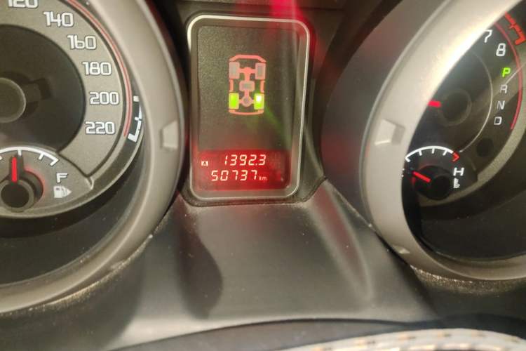 Used Mitsubishi Pajero 2016 3.0L Automatic Prestige Version China V Standard Odometer Close Up