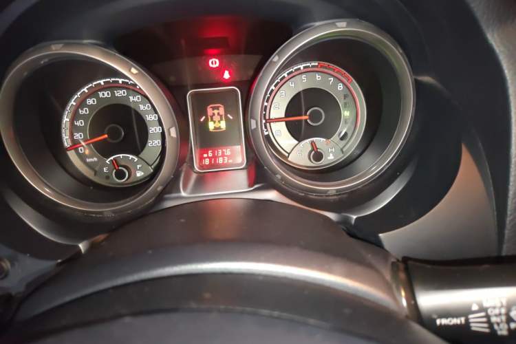 Used Mitsubishi Pajero 2016 3.0L Automatic Luxury Version China V Standard Odometer Close Up