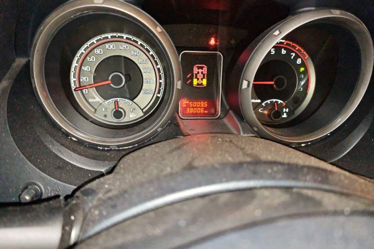 Used Mitsubishi Pajero 2016 3.0L Automatic Prestige Version China V Standard Odometer Close Up