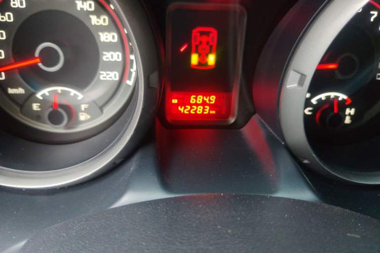 Used Mitsubishi Pajero 2016 3.0L Automatic Standard Version China V Standard Odometer Close Up