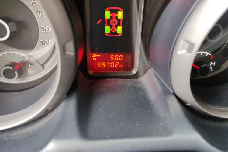 Used Mitsubishi Pajero 2016 3.0L Automatic Prestige Version China V Standard Odometer Close Up