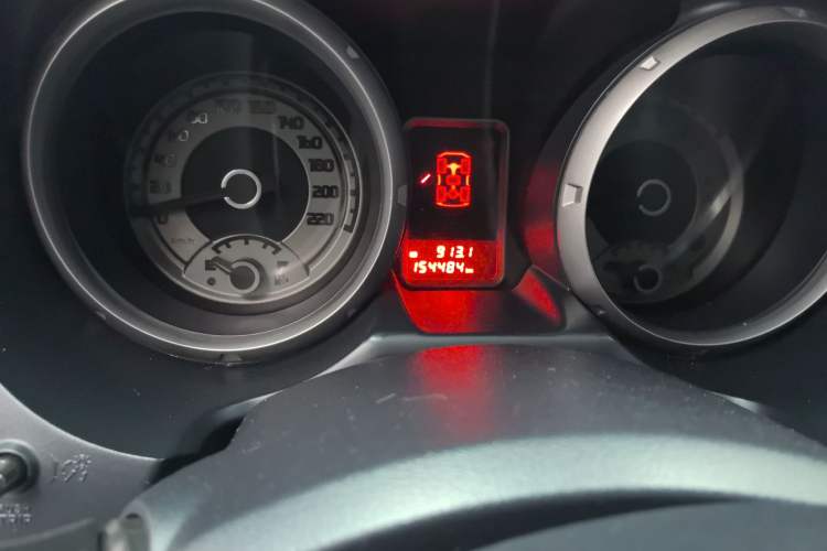 Used Mitsubishi Pajero 2016 3.0L Automatic Luxury Version China V Standard Odometer Close Up
