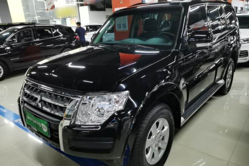 Mitsubishi Pajero 2016
