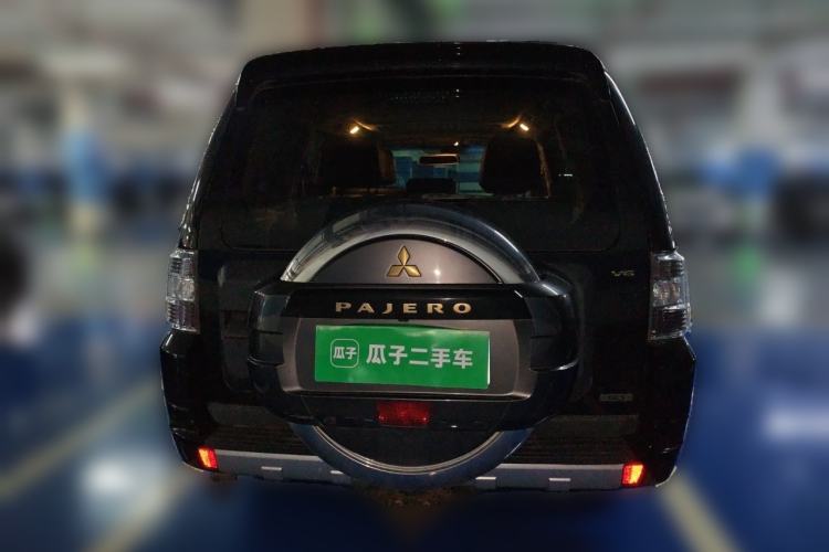Used Mitsubishi Pajero 2016 3.0L Automatic Prestige Version China V Standard Rear