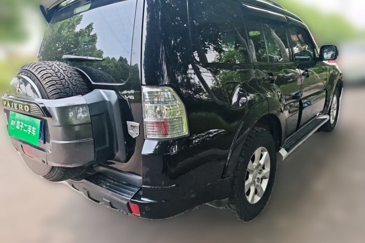 Used Mitsubishi Pajero 2016 3.0L Automatic Standard Version China V Standard Rear Right 45 Deg