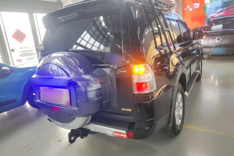 Used Mitsubishi Pajero 2016 3.0L Automatic Prestige Version China V Standard Rear Right 45 Deg