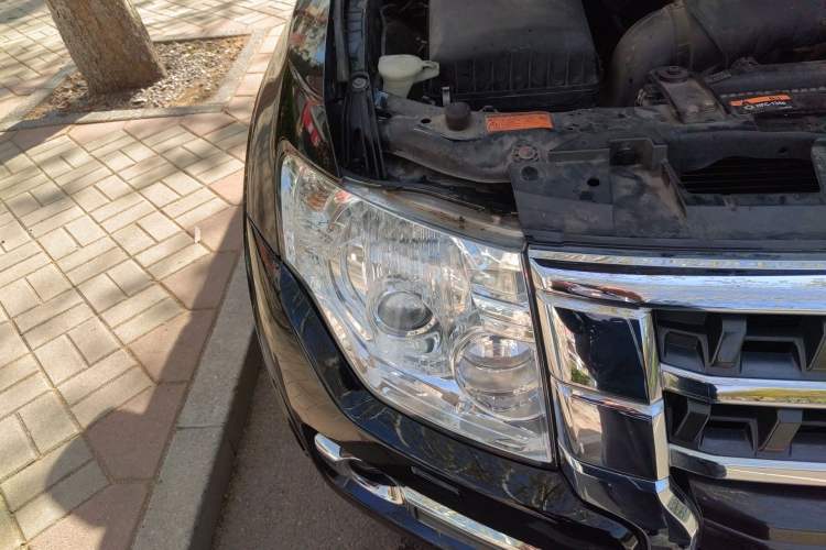 Used Mitsubishi Pajero 2016 3.0L Automatic Luxury Version China V Standard Right Front Headlight