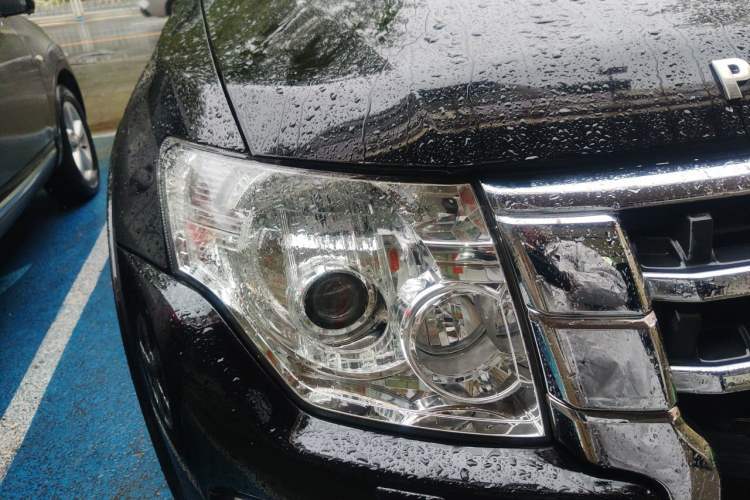 Used Mitsubishi Pajero 2016 3.0L Automatic Luxury Version China V Standard Right Front Headlight
