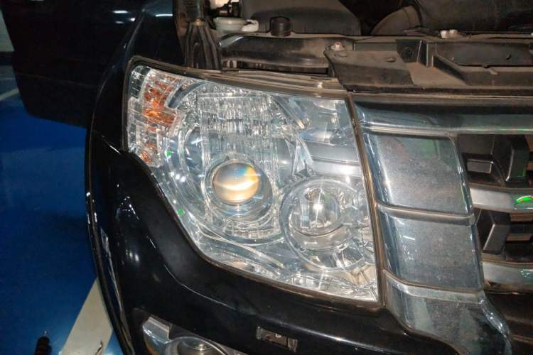 Used Mitsubishi Pajero 2016 3.0L Automatic Prestige Version China V Standard Right Front Headlight