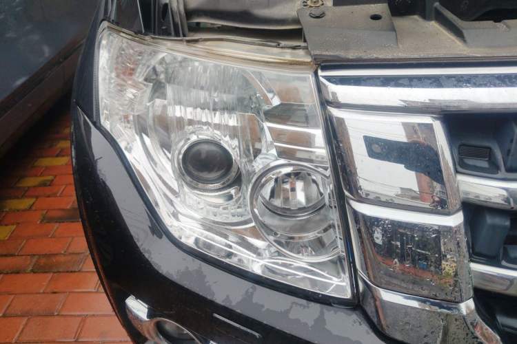Used Mitsubishi Pajero 2016 3.0L Automatic Standard Version China V Standard Right Front Headlight