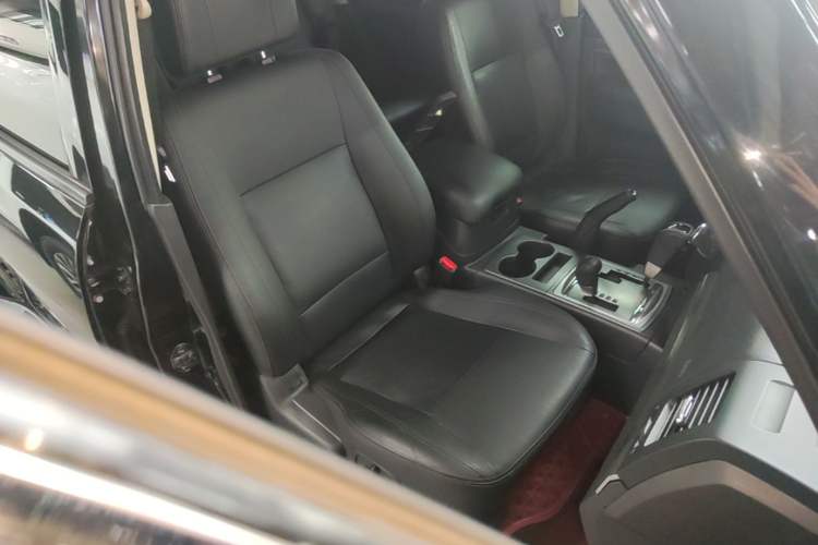 Used Mitsubishi Pajero 2016 3.0L Automatic Prestige Version China V Standard Right Front Seat