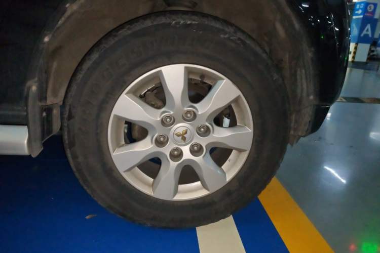 Used Mitsubishi Pajero 2016 3.0L Automatic Prestige Version China V Standard Right Front Wheel Hub