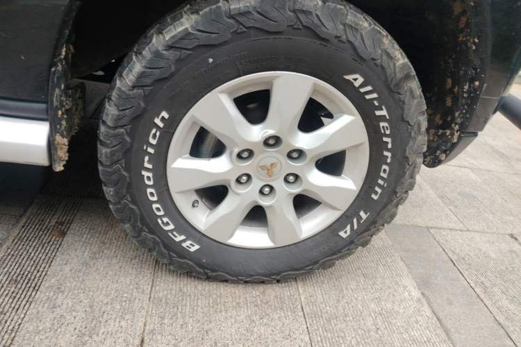 Used Mitsubishi Pajero 2016 3.0L Automatic Prestige Version China IV Standard Right Front Wheel Hub