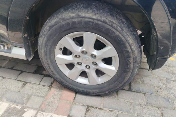 Used Mitsubishi Pajero 2016 3.0L Automatic Standard Version China V Standard Right Front Wheel Hub